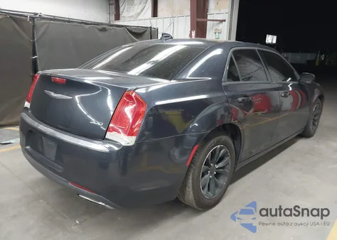 2016 Chrysler 300 Limited z USA, uszkodzony, nr VIN 2C3CCAAG4GH181362